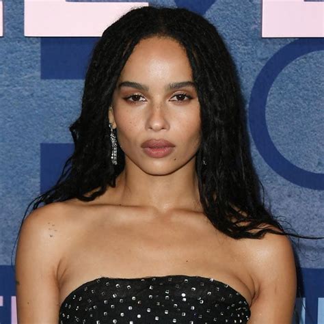 Zoë Kravitz Poses Nude for Elle, Says She Used to Be a ...